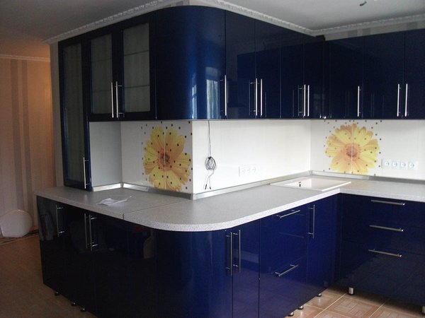 Кухня с фасадами МДФ с покрытием из эмали, угловая